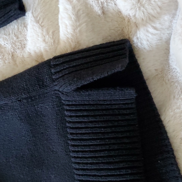 LOFT black long sleeve sweater. Size XS - Picture 4 of 6